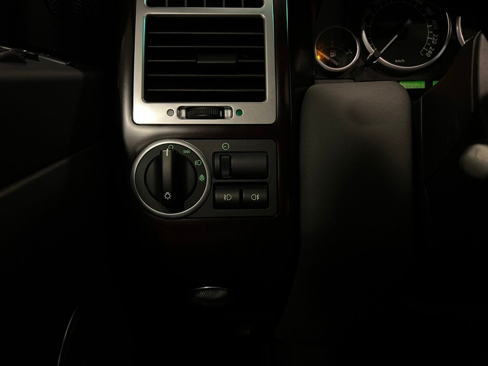 Land Rover Range Rover 4.4 V8 Vogue 286pk 2004 -Orig. NL-, 32-PP-PL -YOUNGTIMER-