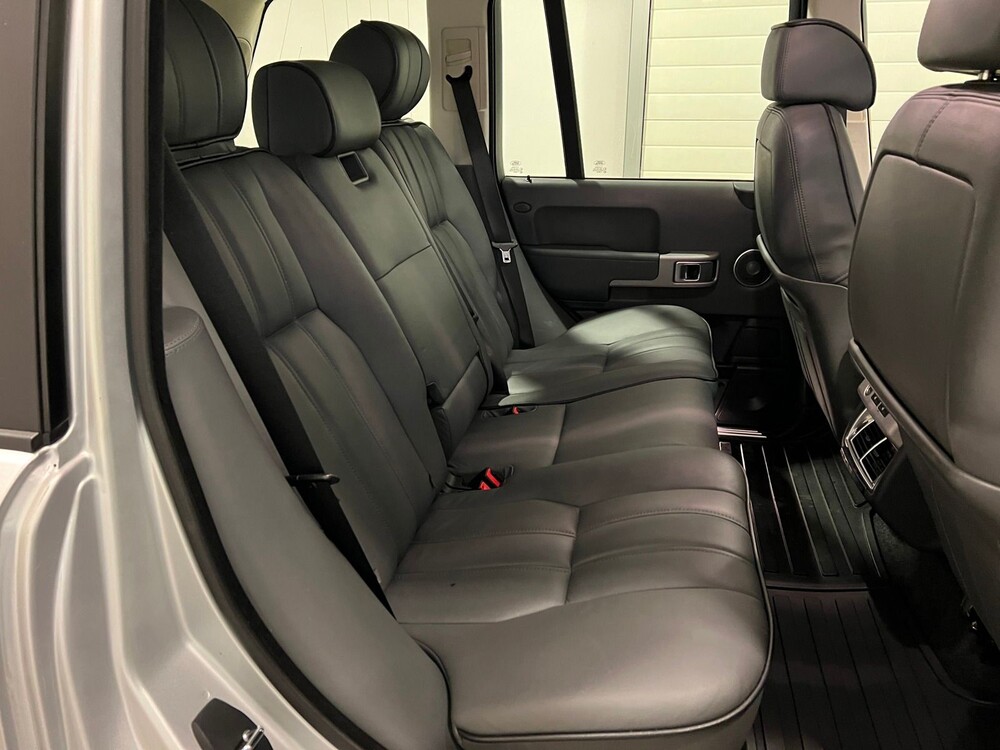 Land Rover Range Rover 4.4 V8 Vogue 286pk 2004 -Orig. NL-, 32-PP-PL -YOUNGTIMER-