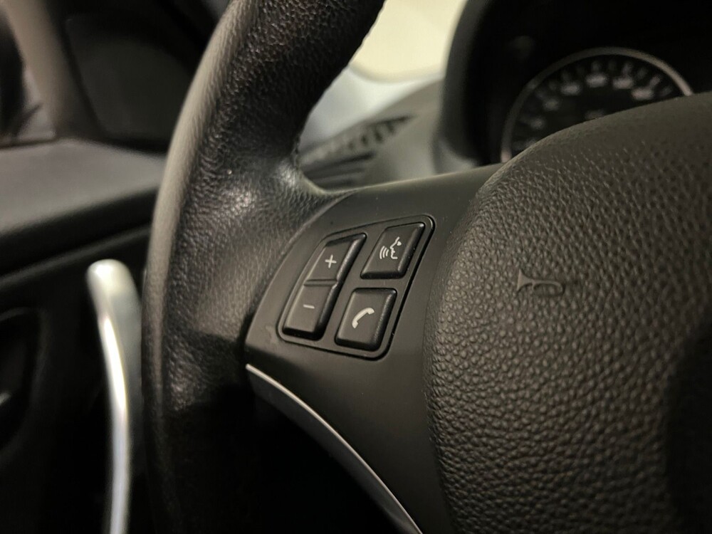 BMW 118i High Executive E87 143hp 2010 1-Series, PK-620-R