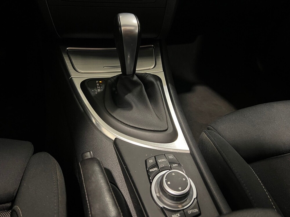 BMW 118i High Executive E87 143hp 2010 1-Series, PK-620-R