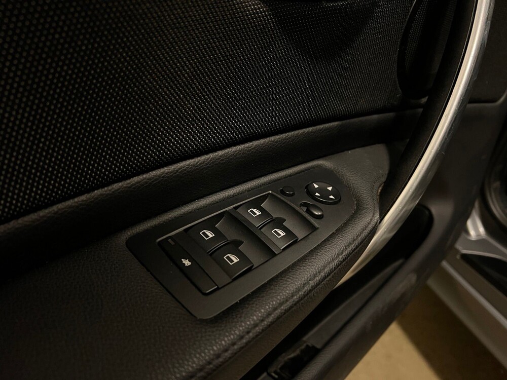 BMW 118i High Executive E87 143hp 2010 1-Series, PK-620-R