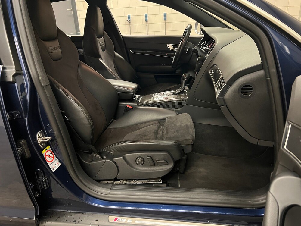 Audi RS6 Sedan 5.0 V10 Quattro 580hp 2010