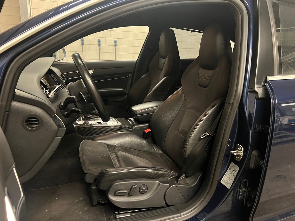 Audi RS6 Sedan 5.0 V10 Quattro 580hp 2010