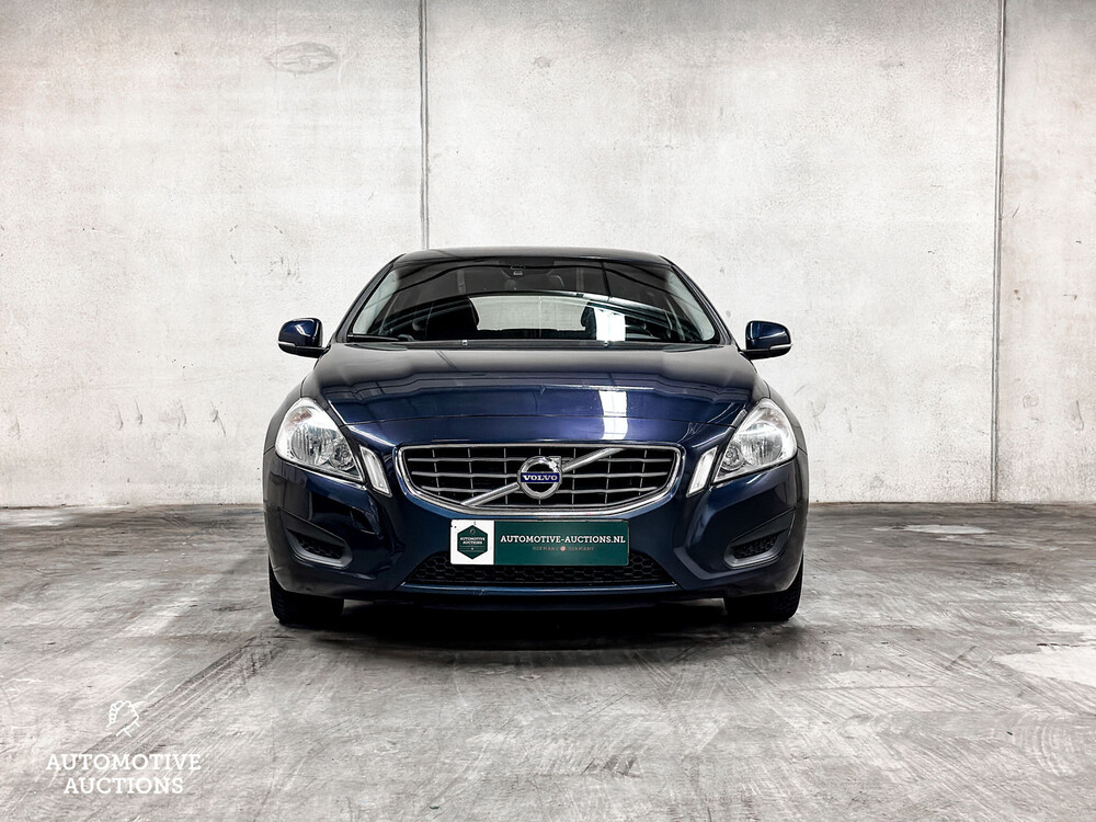 Volvo V60 1.6 T4 Momentum 179hp 2013, 06-ZRV-7