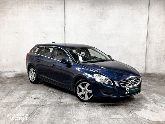 Volvo V60 1.6 T4 Momentum 179hp 2013, 06-ZRV-7