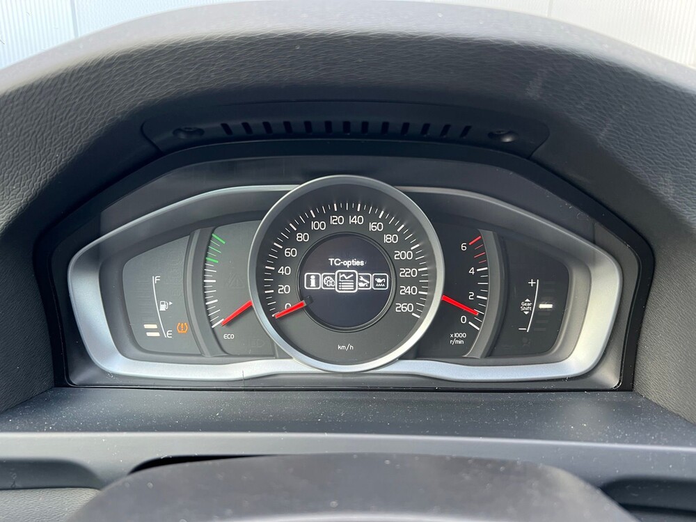 Volvo V60 2.0 D3 136hp 2015, ZN-778-S