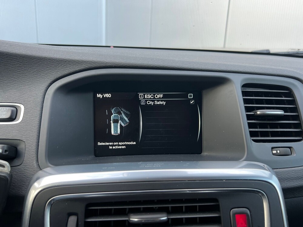 Volvo V60 2.0 D3 136hp 2015, ZN-778-S