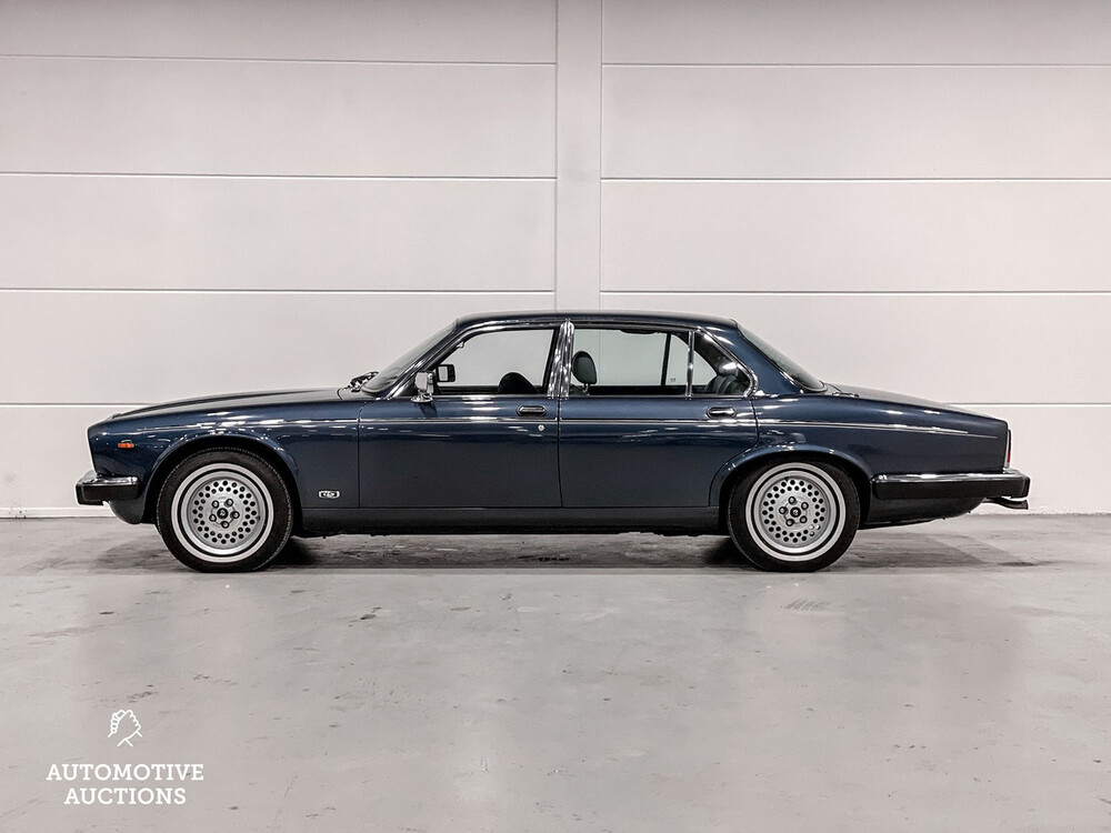 Daimler Double Six 6.0 V12 Series 3 264hp 1990, L-022-HD