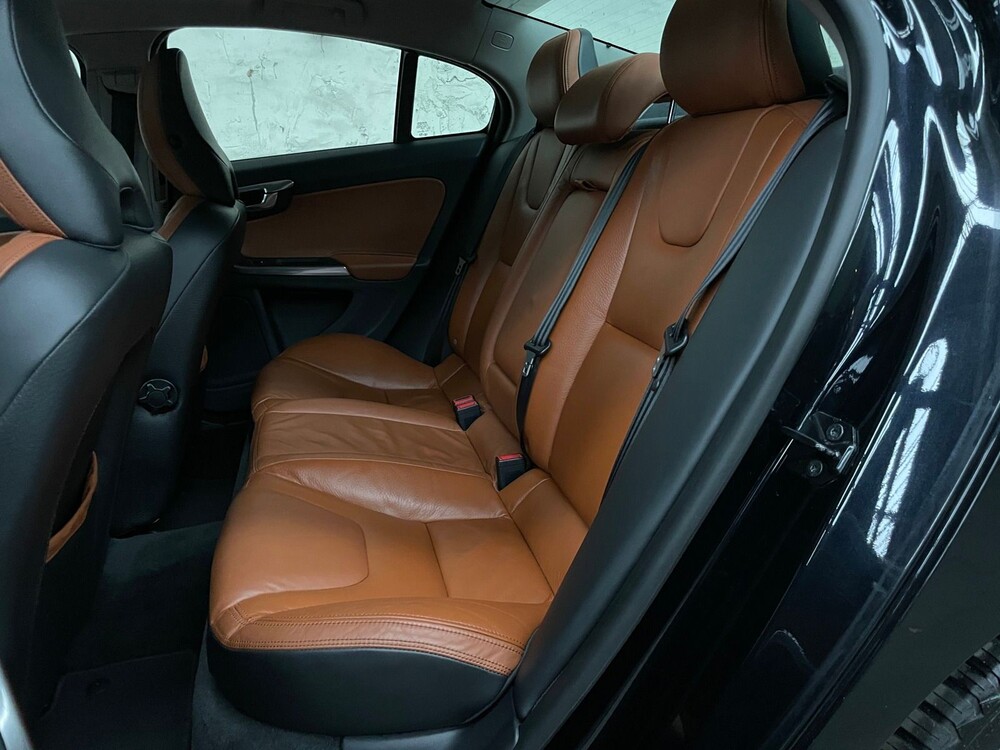 Volvo S60 3.0 T6 AWD Summum 305pk 2010 -Orig. NL- 50-LTS-5