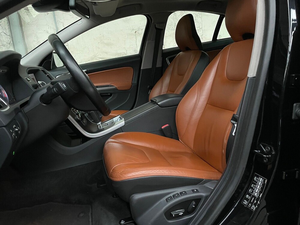 Volvo S60 3.0 T6 AWD Summum 305pk 2010 -Orig. NL- 50-LTS-5