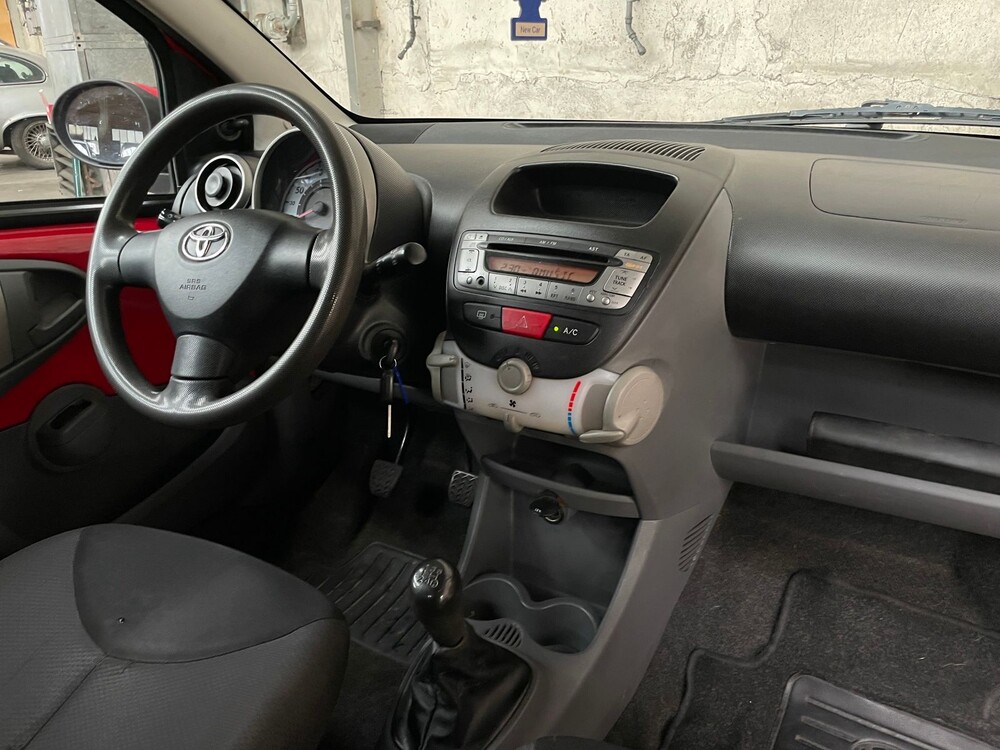 Toyota Aygo 1.0-12V 68pk 2007, 70-PKH-2