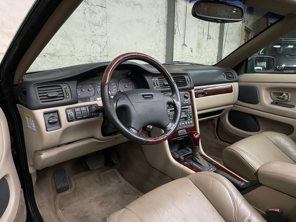 Volvo C70 Convertible 2.3 T5 Luxury 239pk 2000, 51-RJ-BZ