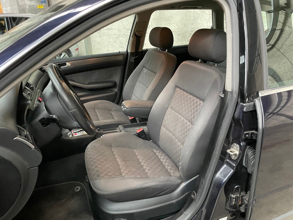 Audi A6 Avant 2.4 Exclusive MT 170pk 2002 -Orig. NL-, 04-JN-TN -Youngtimer-