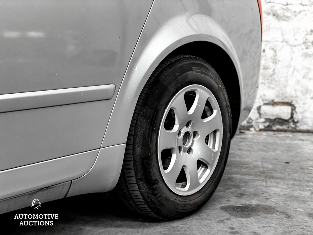 Audi A4 Avant 2.0 131pk 2002, 5-KXL-34 -Yountimer-