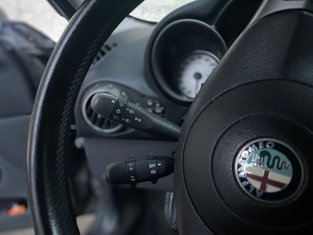 Alfa Romeo GT 2.0 JTS Distinctive 166pk 2005 -Orig. NL-, 79-RV-LJ