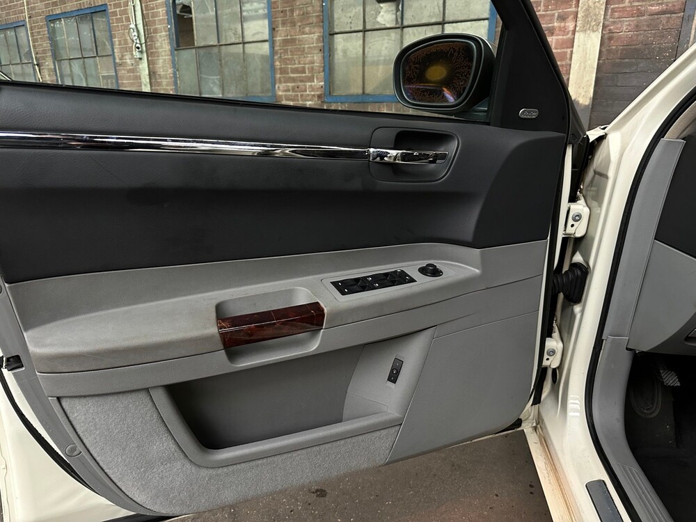 Chrystler 300C HEMI 5.7 V8 340pk 2005 -Youngtimer-