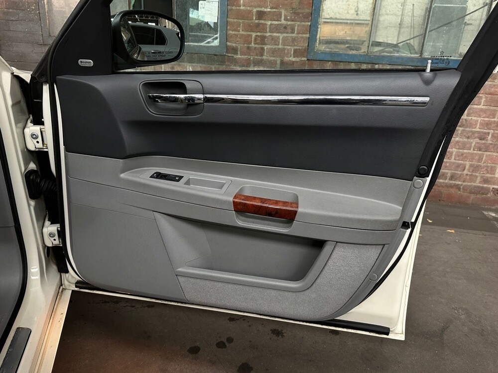 Chrystler 300C HEMI 5.7 V8 340pk 2005 -Youngtimer-