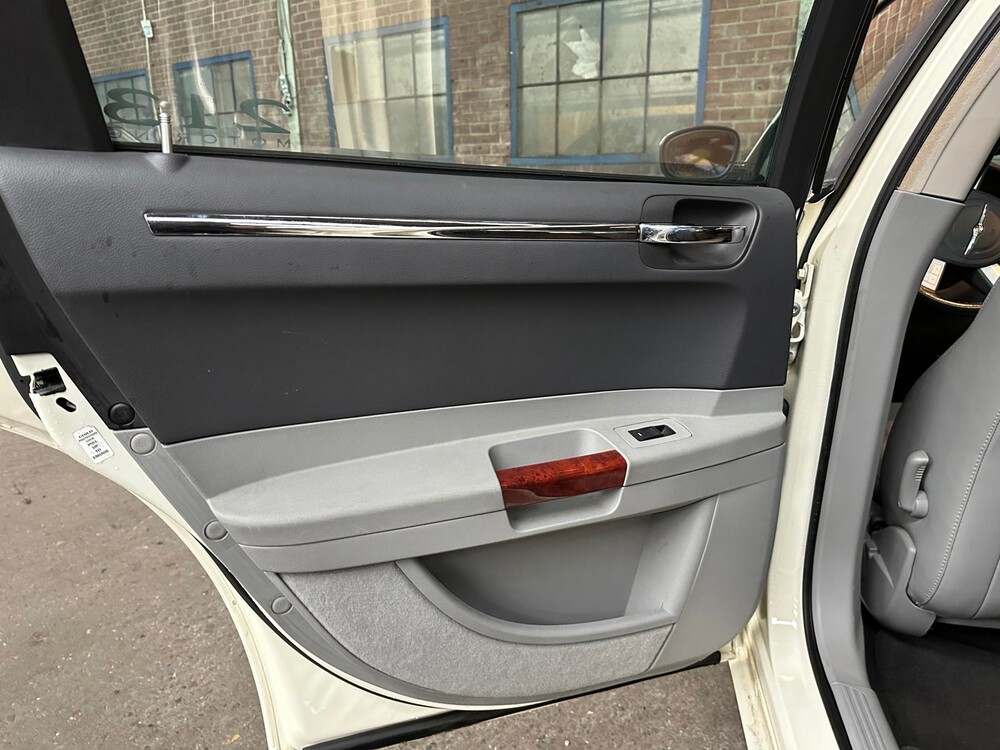 Chrystler 300C HEMI 5.7 V8 340pk 2005 -Youngtimer-