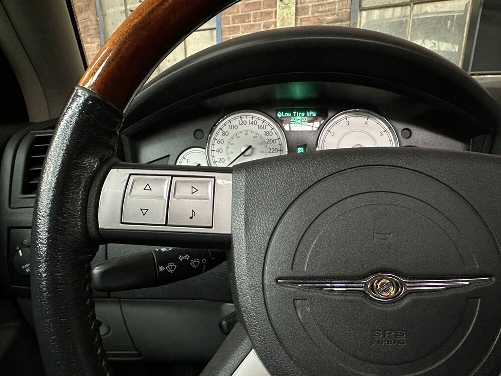 Chrystler 300C HEMI 5.7 V8 340pk 2005 -Youngtimer-