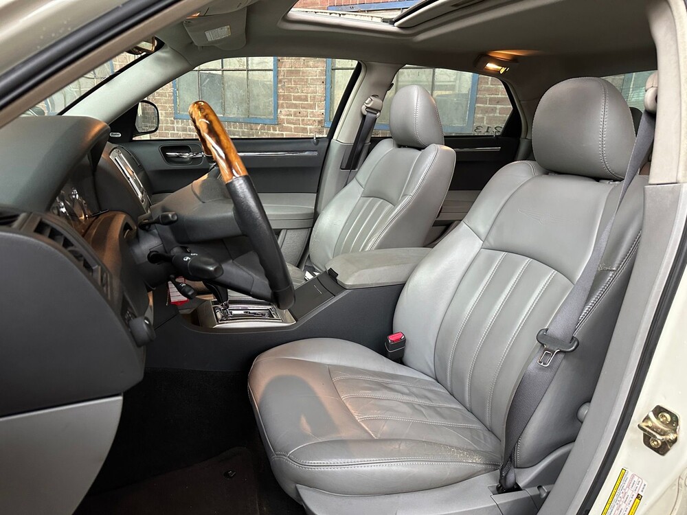 Chrystler 300C HEMI 5.7 V8 340pk 2005 -Youngtimer-