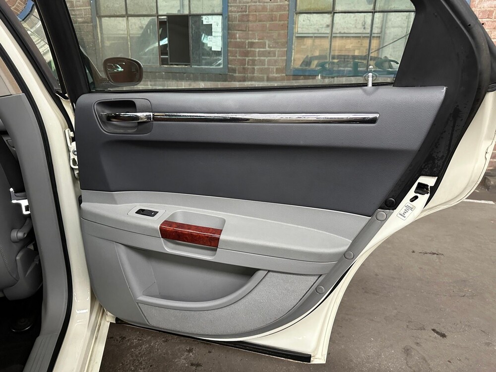 Chrystler 300C HEMI 5.7 V8 340pk 2005 -Youngtimer-