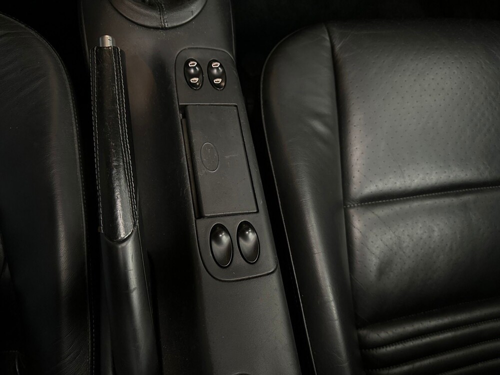 Porsche 911 996.2 Coupé Carrera 4S 3.6 -Hangeschakeld- 320pk 2002, 49-NTB-9