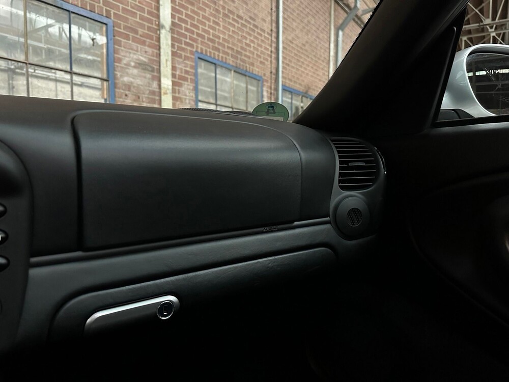 Porsche 911 996.2 Coupé Carrera 4S 3.6 -Hangeschakeld- 320pk 2002, 49-NTB-9