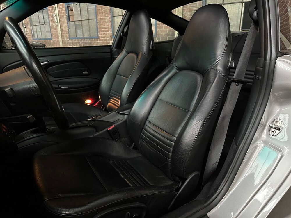 Porsche 911 996.2 Coupé Carrera 4S 3.6 -Hangeschakeld- 320pk 2002, 49-NTB-9