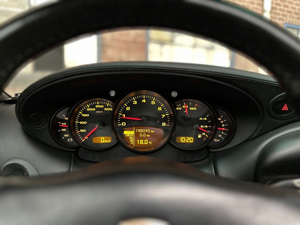 Porsche 911 996.2 Coupé Carrera 4S 3.6 -Hangeschakeld- 320pk 2002, 49-NTB-9