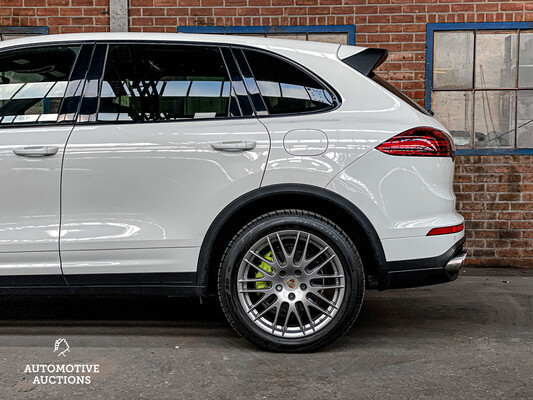 Porsche Cayenne 3.0 S E-Hybrid Platinum Edition 333pk 2016, H-372-HK