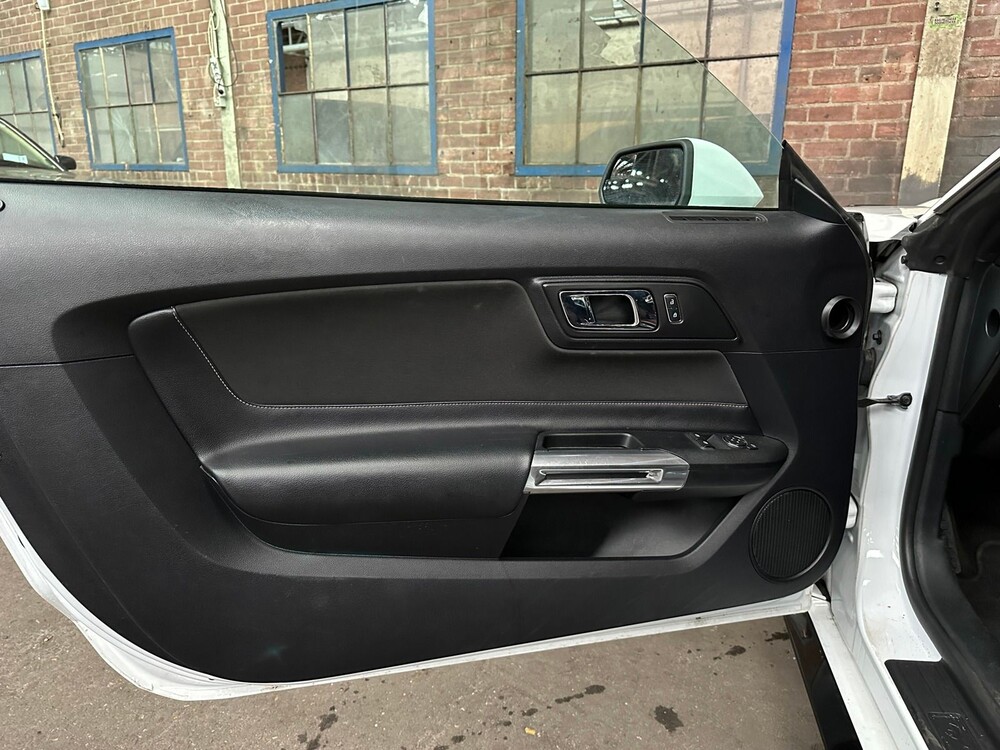 Ford Mustang 3.7 V6 300pk 2016