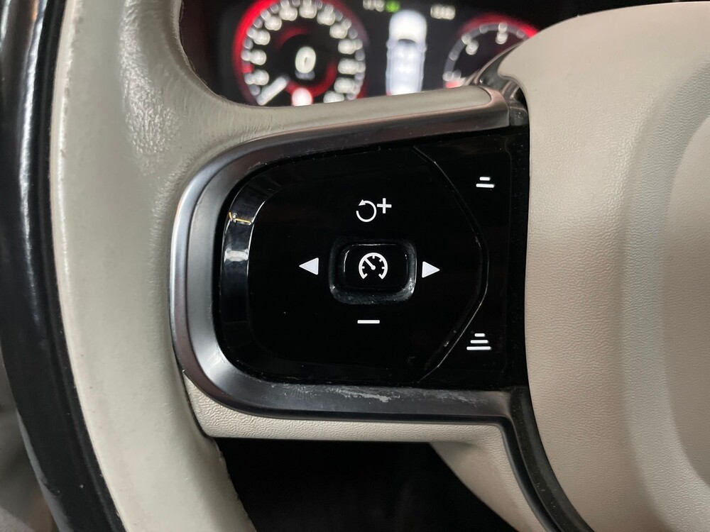 Volvo XC90 D5 224pk 2015, V-168-VX