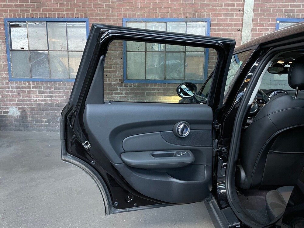 Mini Clubman Cooper S ALL4 -John Cooper Works- 192pk 2021, X-890-FV -Fabrieksgarantie-