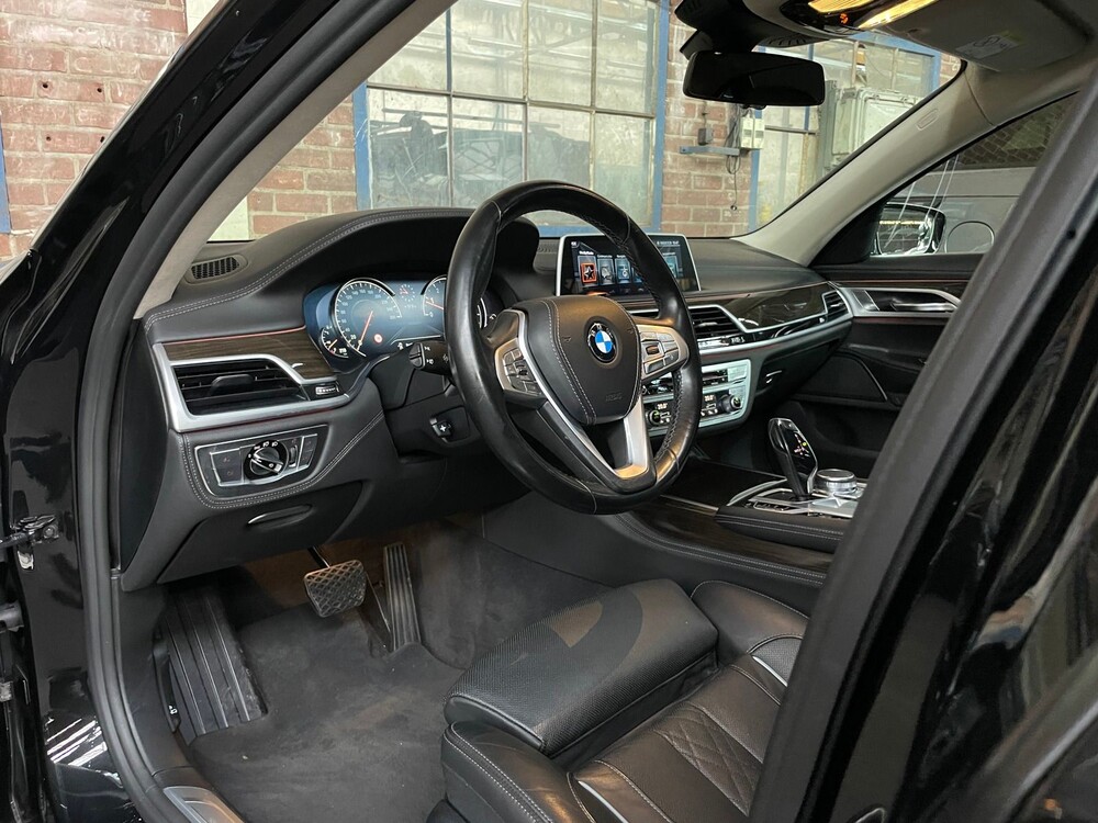 BMW 750Li High Executive 449hp 2016 7-Series, PL-586-X
