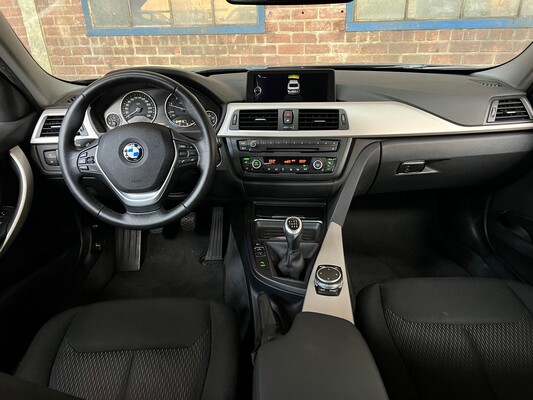 BMW 318d High Executive F30 143pk 2015 3-serie, XV-307-K