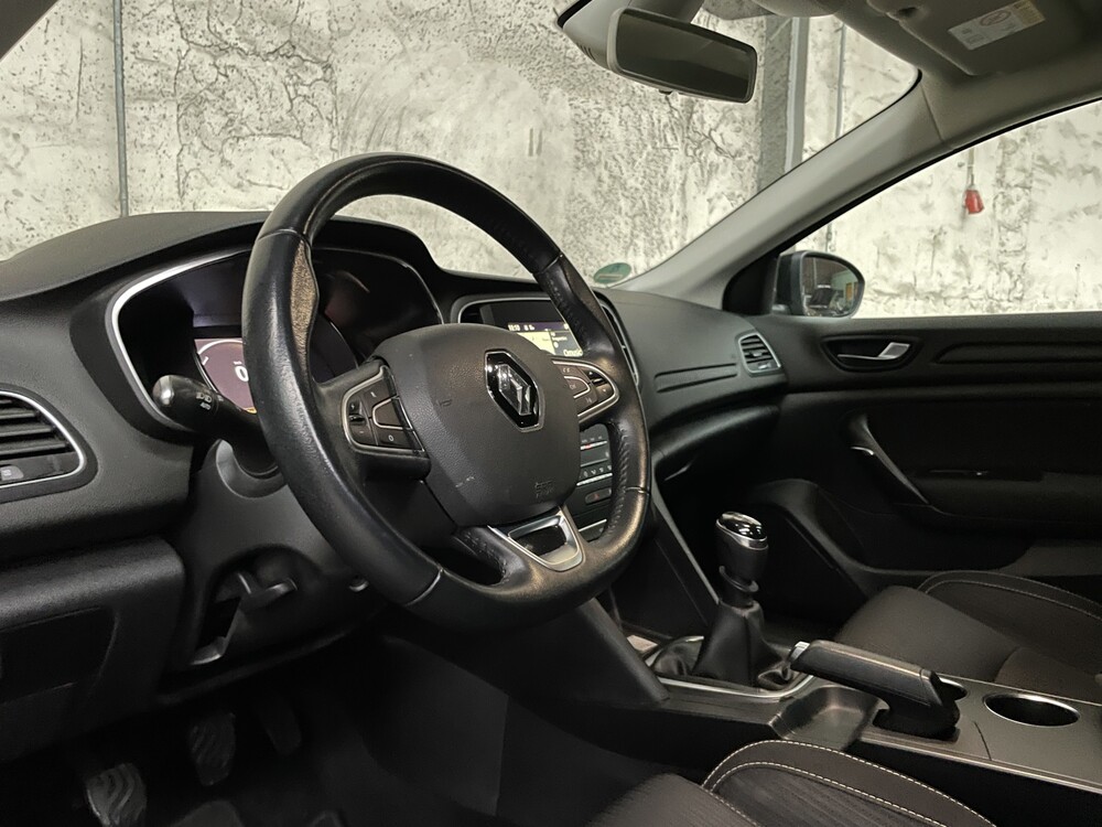 Renault Mégane Estate 1.2 TCe Limited 132hp 2018 -Orig. NL-, SF-883-B