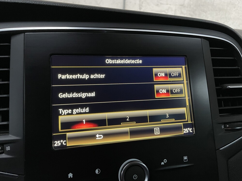 Renault Mégane Estate 1.2 TCe Limited 132hp 2018 -Orig. NL-, SF-883-B