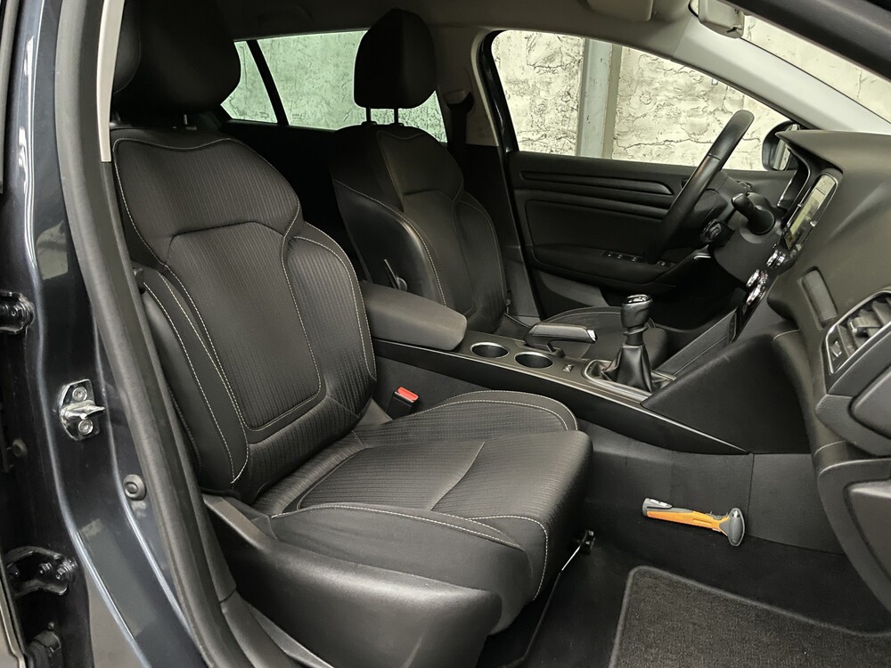 Renault Mégane Estate 1.2 TCe Limited 132hp 2018 -Orig. NL-, SF-883-B