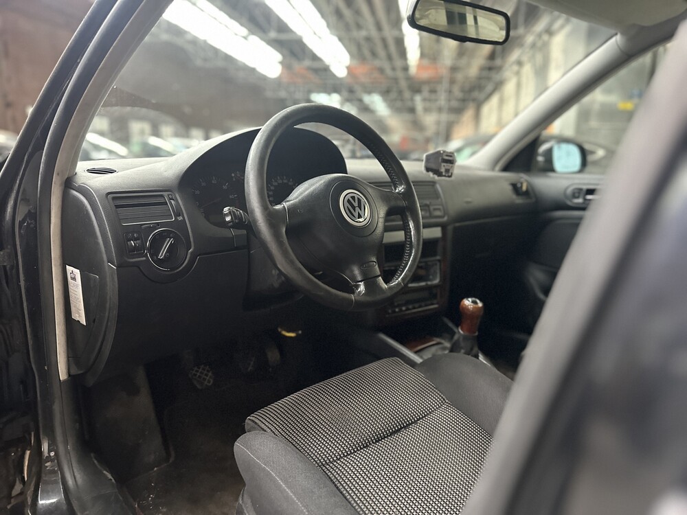 Volkswagen Bora Variant 2.3 V5 Highline 150hp 1999 -Orig. NL-, 52-DJ-BZ