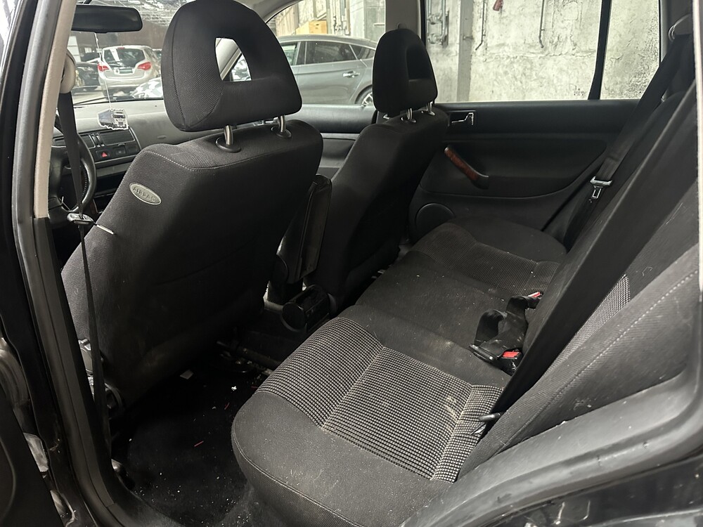 Volkswagen Bora Variant 2.3 V5 Highline 150hp 1999 -Orig. NL-, 52-DJ-BZ