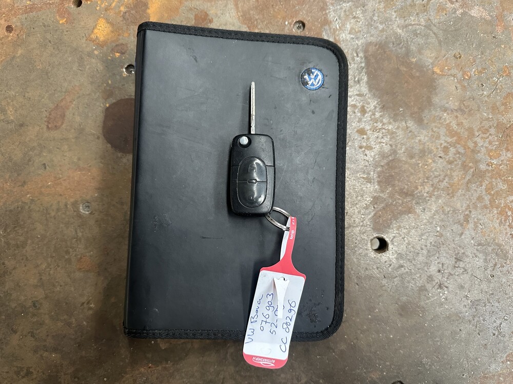 Volkswagen Bora Variant 2.3 V5 Highline 150hp 1999 -Orig. NL-, 52-DJ-BZ