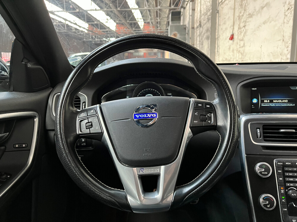 Volvo V60 2.4 D6 AWD Plug-In Hybrid R-Design 215PS 2014, -orig. GB- 6-XXZ-18