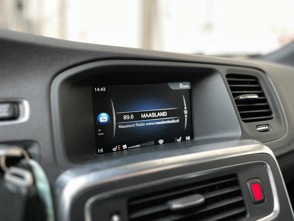 Volvo V60 2.4 D6 AWD Plug-In Hybrid R-Design 215PS 2014, -orig. GB- 6-XXZ-18