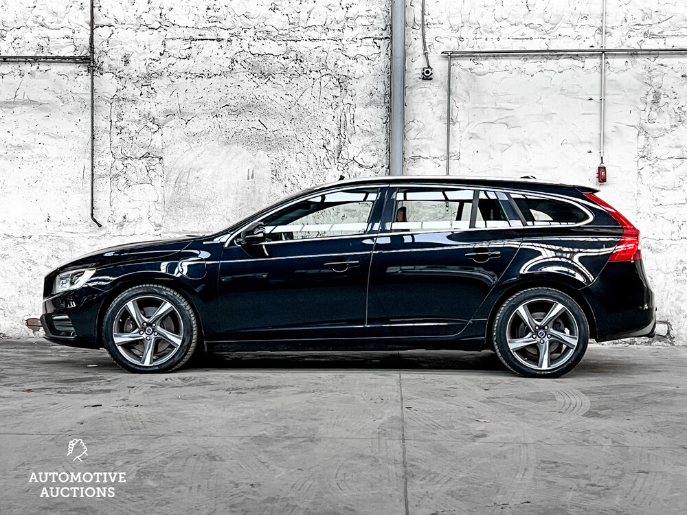 Volvo V60 2.4 D6 AWD Plug-In Hybrid R-Design 215PS 2014, -orig. GB- 6-XXZ-18