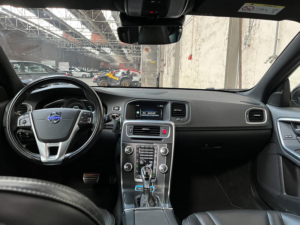 Volvo V60 2.4 D6 AWD Plug-In Hybrid R-Design 215PS 2014, -orig. GB- 6-XXZ-18