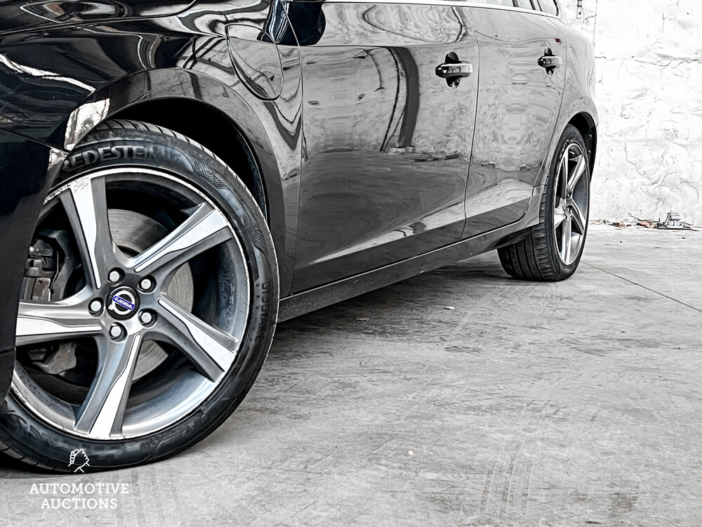 Volvo V60 2.4 D6 AWD Plug-In Hybrid R-Design 215PS 2014, -orig. GB- 6-XXZ-18