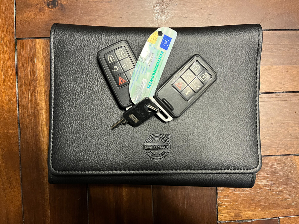 Volvo V60 2.4 D6 AWD Plug-In Hybrid R-Design 215PS 2014, -orig. GB- 6-XXZ-18