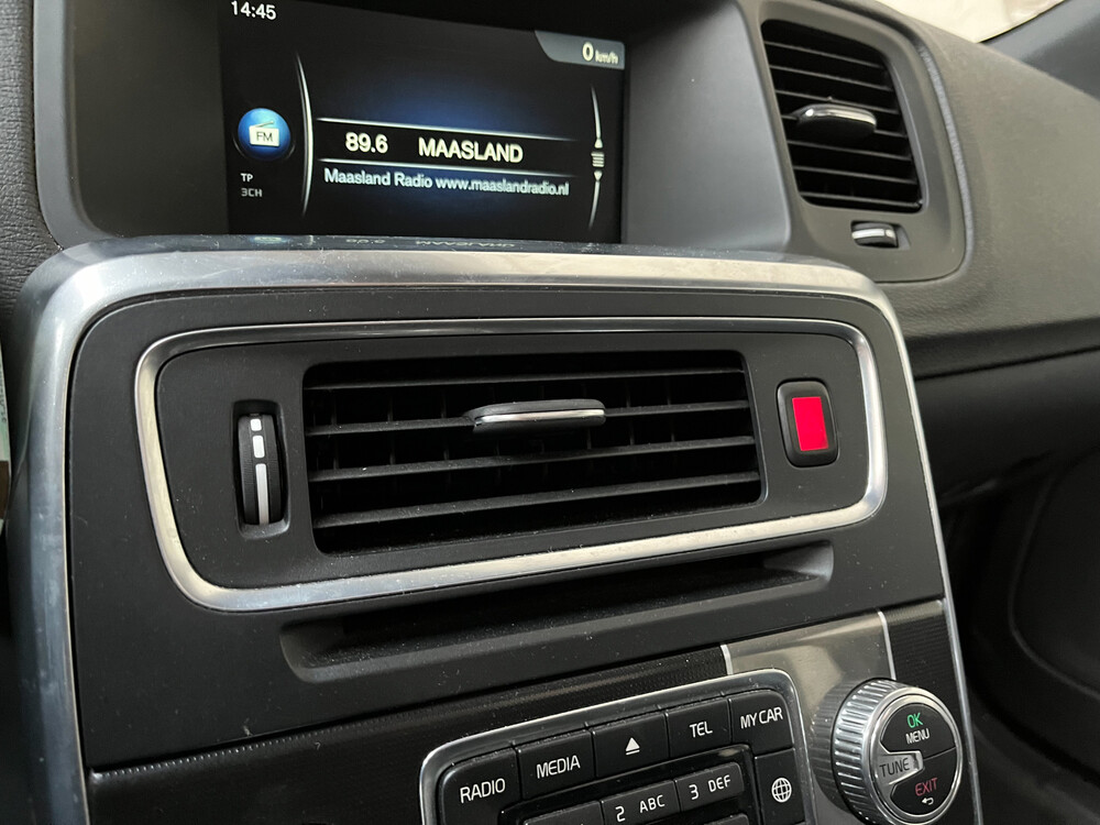 Volvo V60 2.4 D6 AWD Plug-In Hybrid R-Design 215PS 2014, -orig. GB- 6-XXZ-18