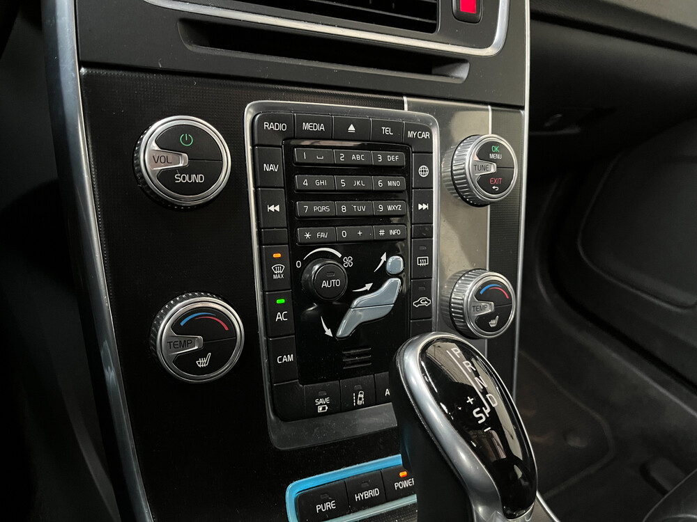 Volvo V60 2.4 D6 AWD Plug-In Hybrid R-Design 215PS 2014, -orig. GB- 6-XXZ-18