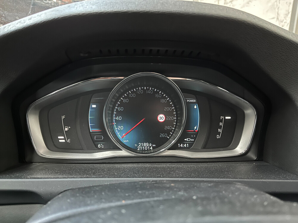 Volvo V60 2.4 D6 AWD Plug-In Hybrid R-Design 215PS 2014, -orig. GB- 6-XXZ-18